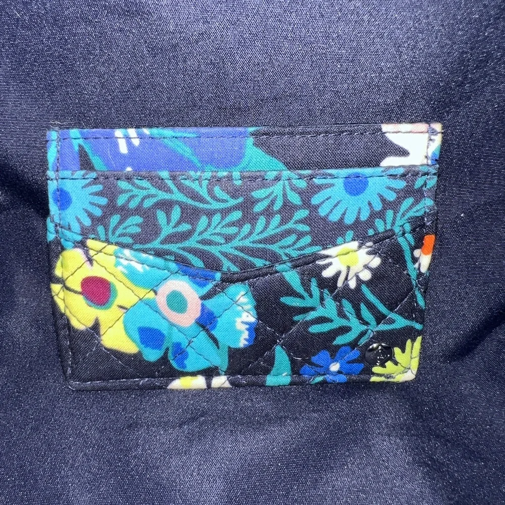Vera Bradley Change Purse Blue Floral Quilted Organize Multiple Vibrant Designer